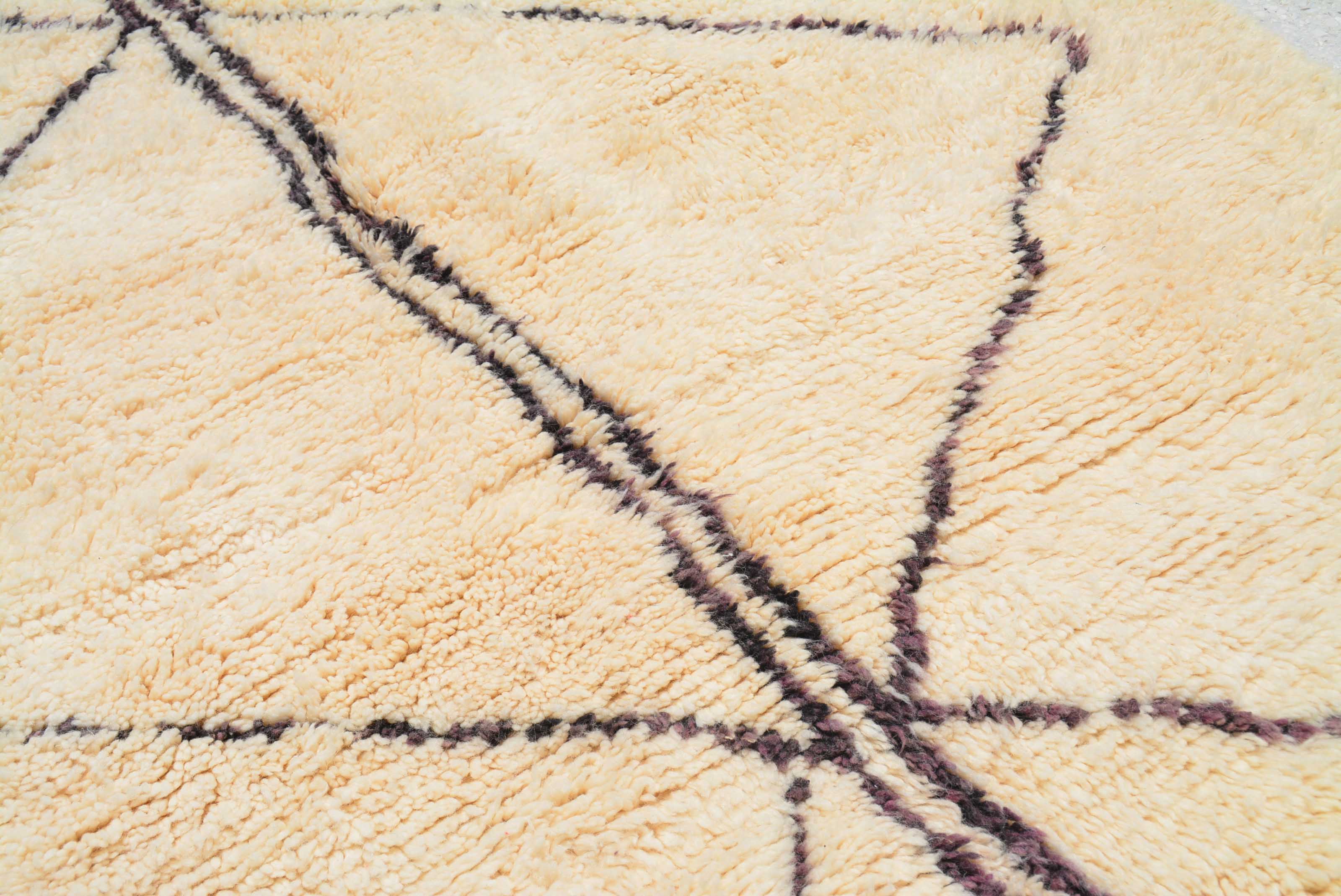 Fine Day (4'10" x 7'8") - Minimalist Bisected Diamond Beni Ourain Rug - Image 2