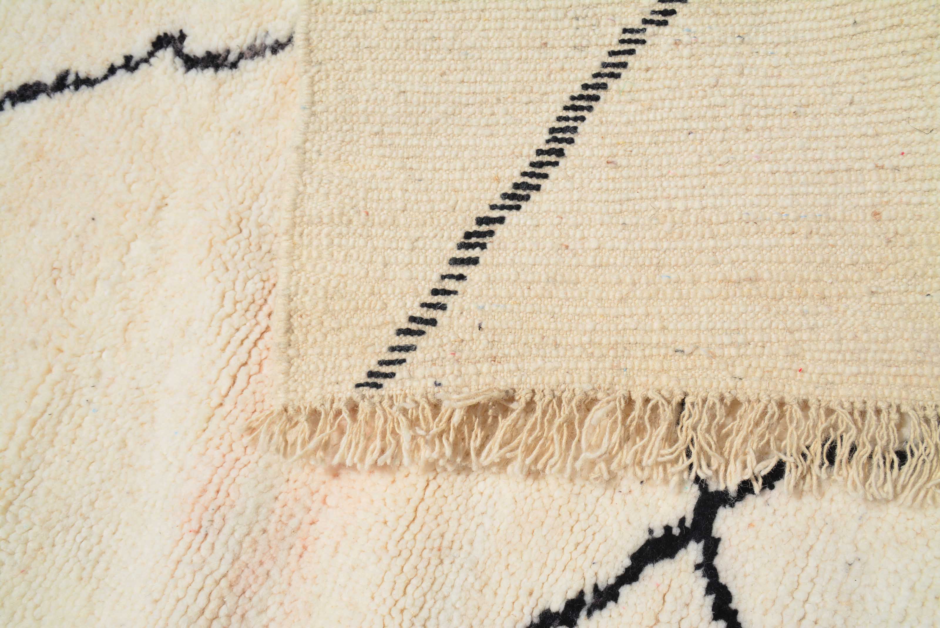Jazz (3'11" x 6'8") - Minimalist Abstract Broken Line Azilal Rug - Image 3