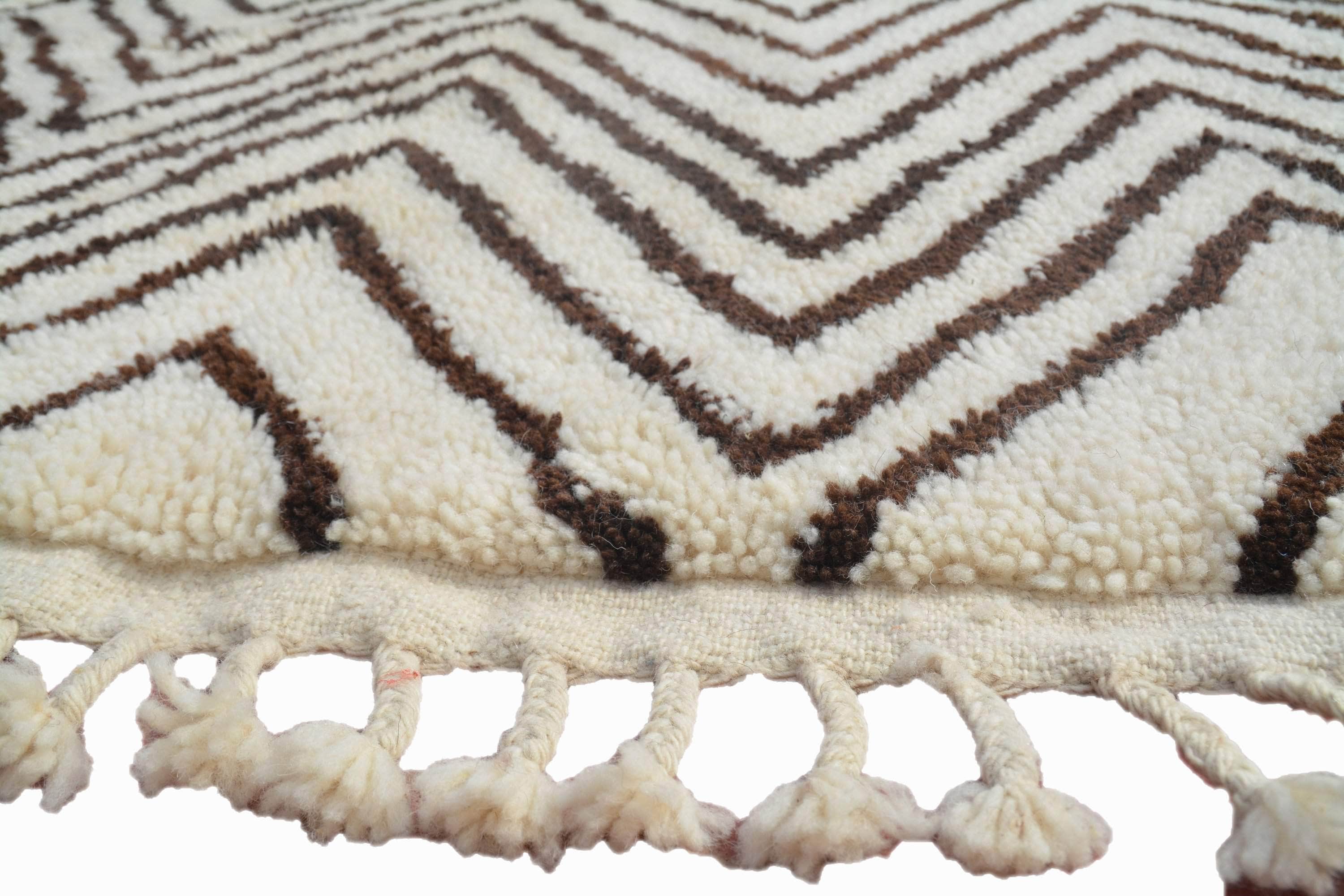 Jbel (5'1" x 7'10") - Jagged Zigzag Atlas Mountain Berber Rug - Image 3