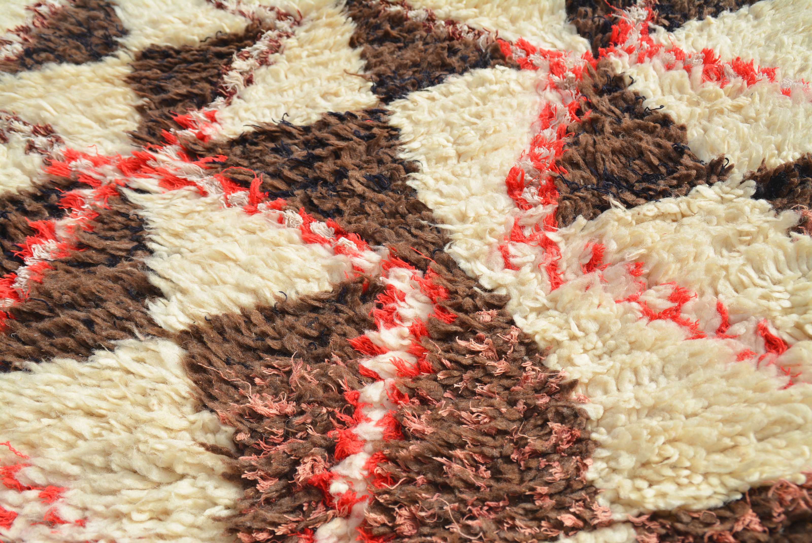 Joker (2'9" x 5'6") – Vintage Geometric Azilal Accent Rug - Image 2
