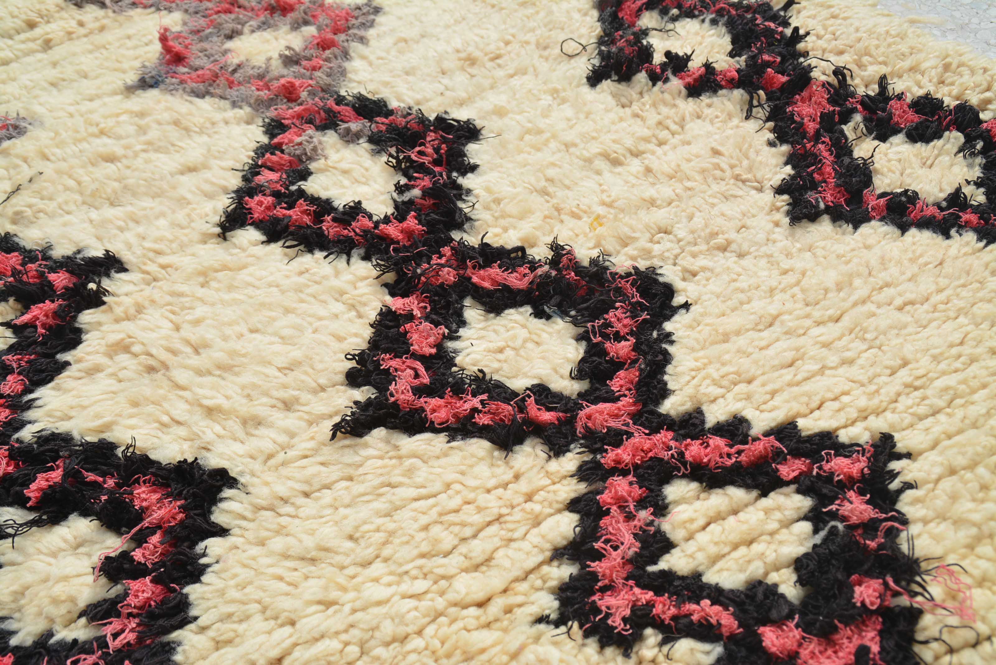 La Vie en Rose (2'9" x 10'1") – Vintage Pink Diamond Chain Moroccan Runner - Image 2