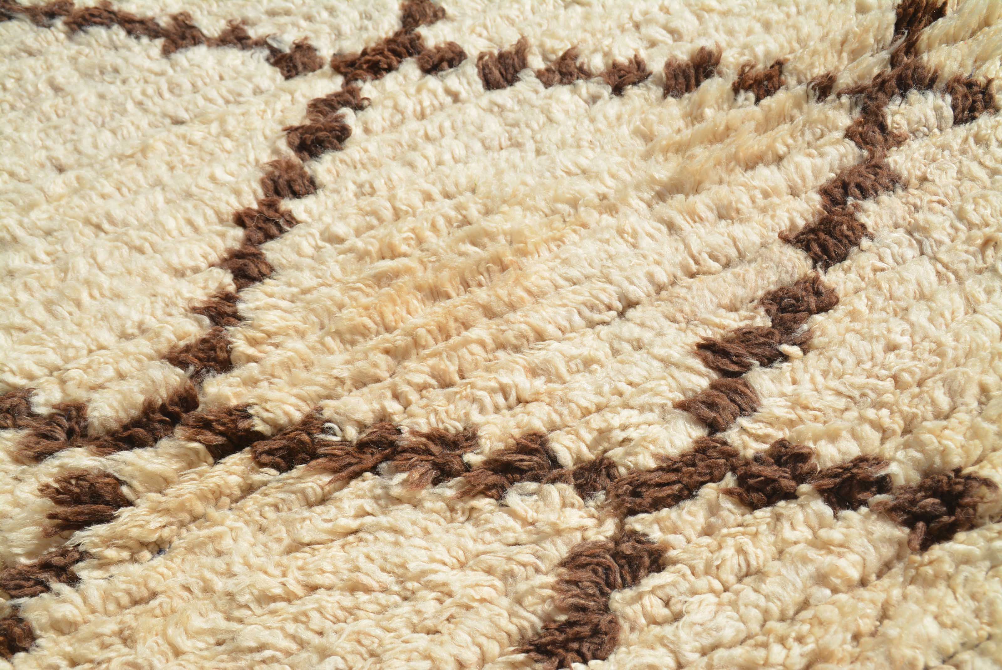 Rambling Man (3'6" x 7') – Vintage Soft Brown Lattice Moroccan Accent Rug - Image 2