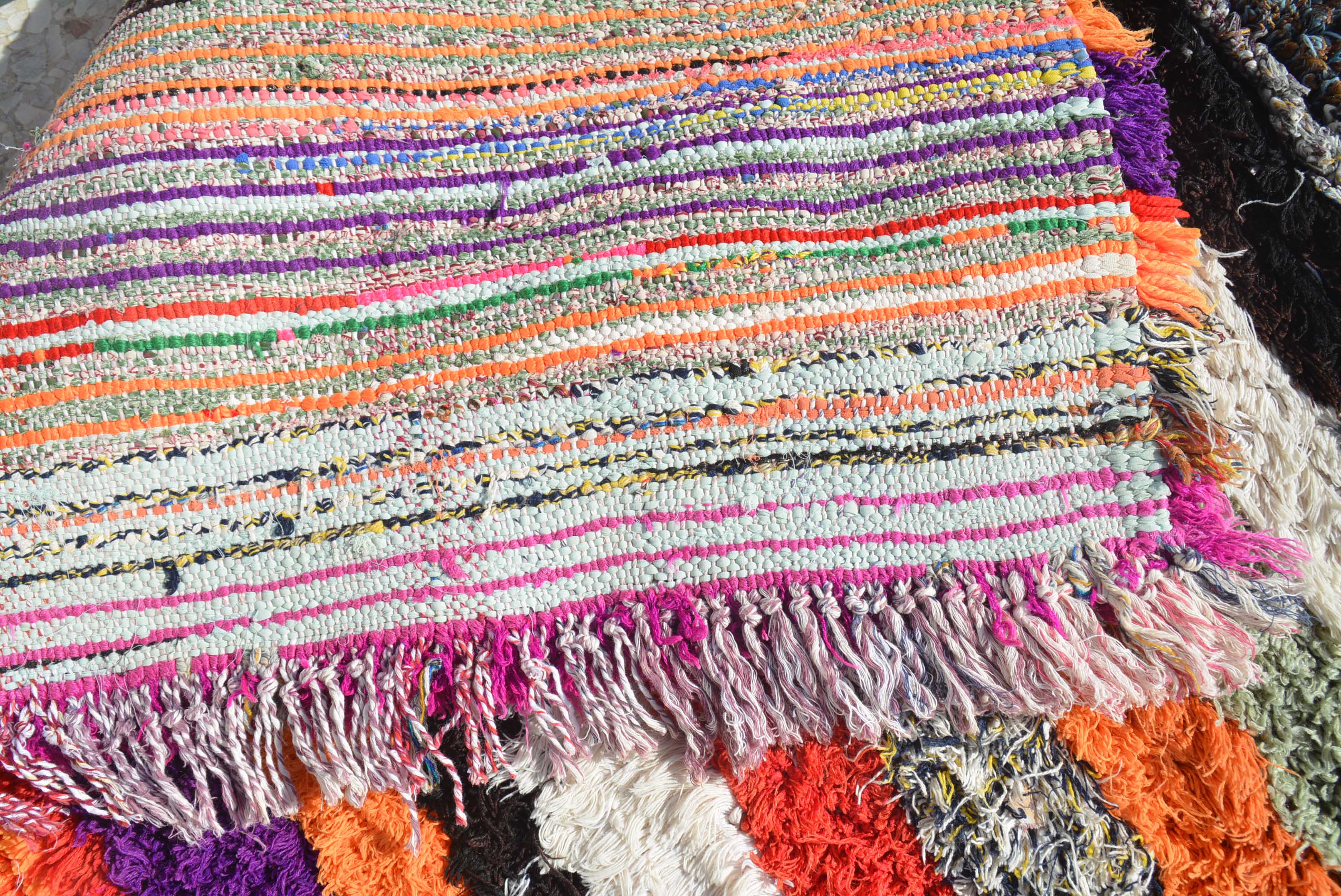 Retro Punch (3'2" x 4'4") – Bold Striped Vintage Cotton Flatweave Rug - Image 4